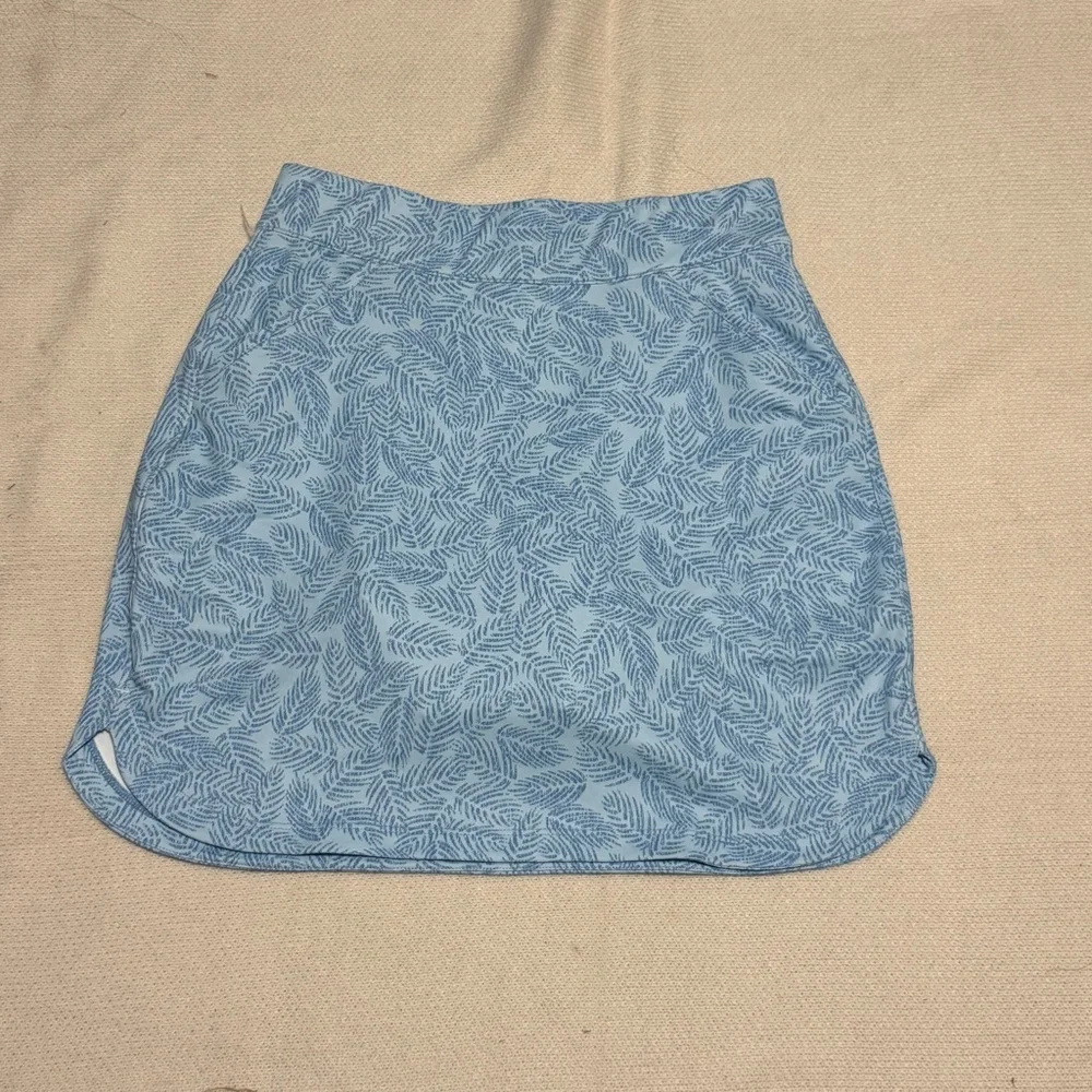NWT Peter Millar Alice Petal Hem Cottage Blue Fern Print‎ Womens XS Golf Skort
